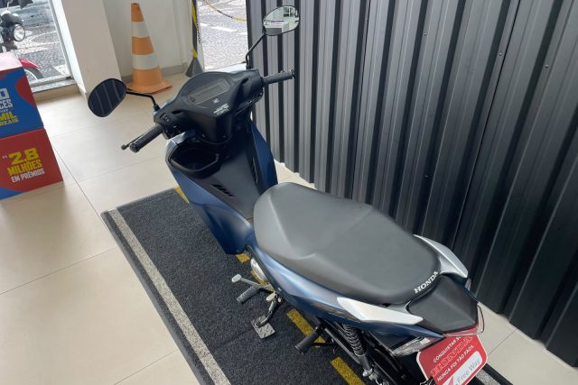 MOTO SEMINOVA DISPONÍVEL NO GRUPO FREEWAY, CONCESSIONÁRIA PARANAVAÍ-PR. MOTO HONDA, MODELO BIZ 125, REFERENCIA 017956.