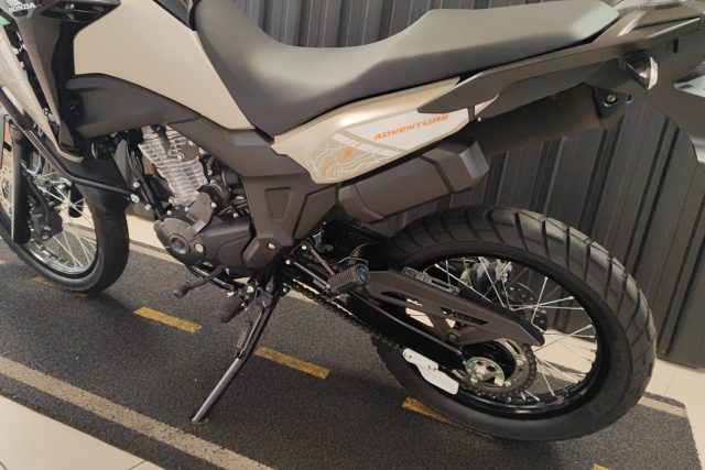 MOTO SEMINOVA DISPONÍVEL NO GRUPO FREEWAY, CONCESSIONÁRIA MARINGÁ (MATRIZ). MOTO HONDA, MODELO XRE 300 SAHARA, REFERENCIA 012055.