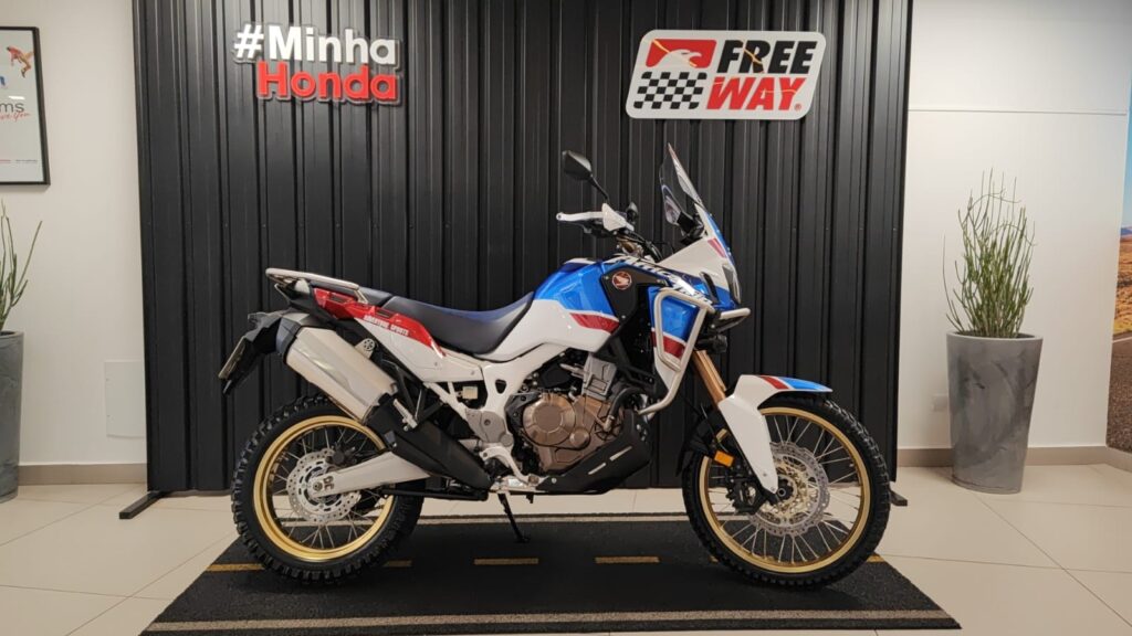 MOTO SEMINOVA CRF1000L AFRICA TWIN ADVENTURE FREEWAY 00025