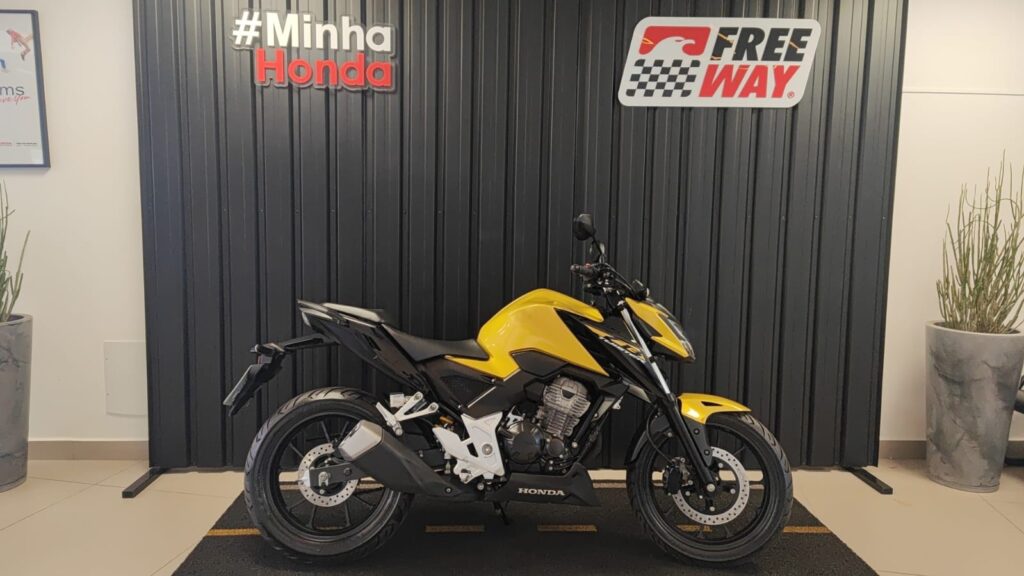 MOTO SEMINOVA HONDA CB TWISTER NA FREEWAY 02322