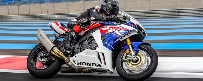 Concessionária Honda Freeway | Motos Honda 0 KM é na Honda Freeway, conheça mais CBR 1000RR-R FIREBLADE SP 30 anos nunca passaram tão rápido.