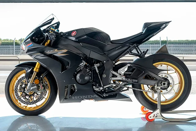 Concessionária Honda Freeway | Motos Honda 0 KM é na Honda Freeway, conheça mais CBR 1000RR-R FIREBLADE SP 30 anos nunca passaram tão rápido.