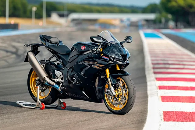 Concessionária Honda Freeway | Motos Honda 0 KM é na Honda Freeway, conheça mais CBR 1000RR-R FIREBLADE SP 30 anos nunca passaram tão rápido.