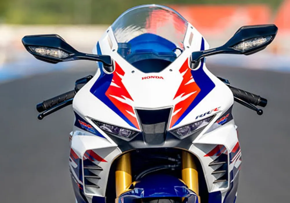 Concessionária Honda Freeway | Motos Honda 0 KM é na Honda Freeway, conheça mais CBR 1000RR-R FIREBLADE SP 30 anos nunca passaram tão rápido.